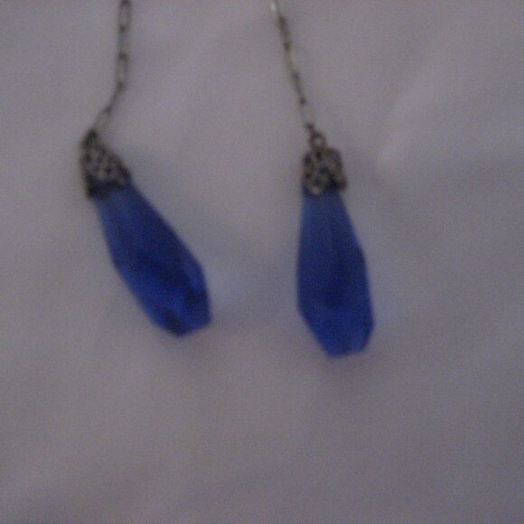 vintage blue glass wrap around necklace with matching drop screw on earrings - Picture 3 of 4